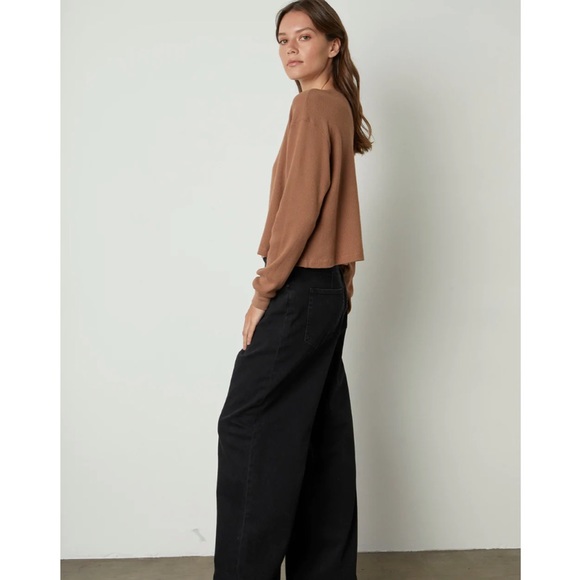 Velvet Bonnie Henley - Picture 2 of 6